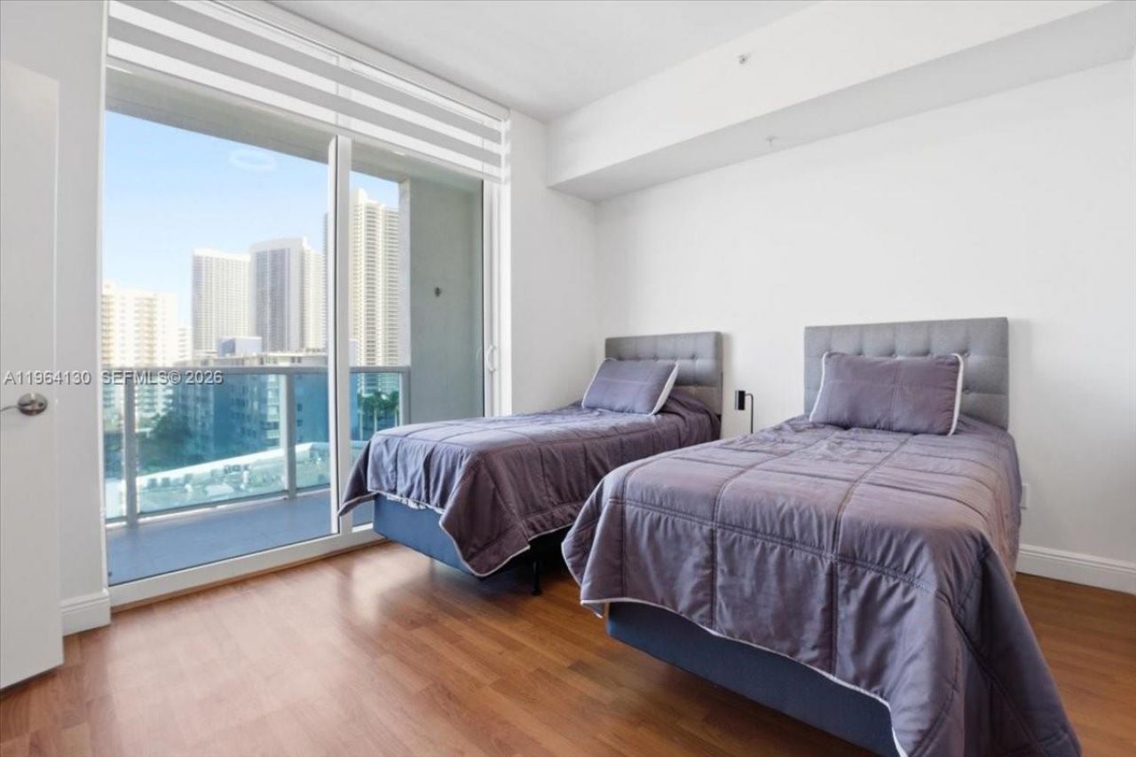 1945 S Ocean Dr, Unit 709, Hallandale Beach, FL 33009 Photo