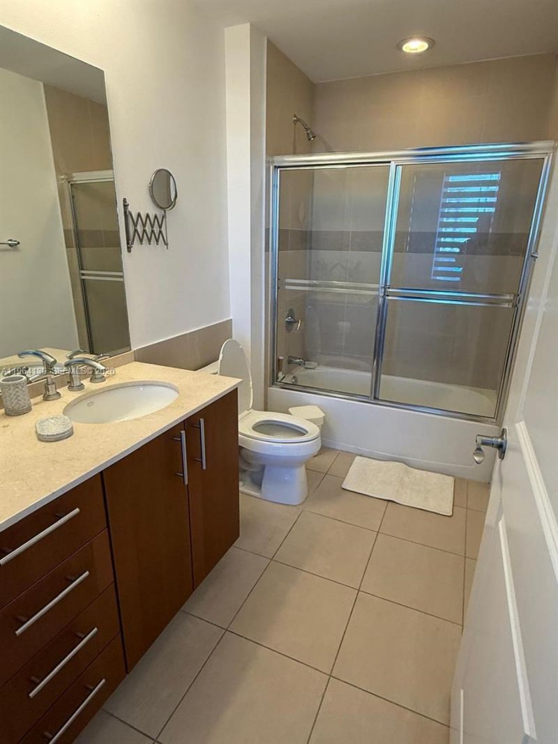 1945 S Ocean Dr , Unit 709, Hallandale Beach, FL 33009 Photo