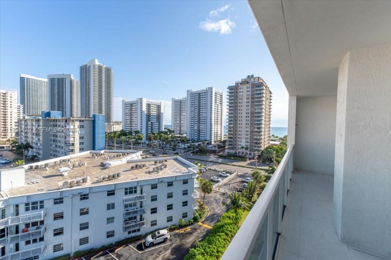 1945 S Ocean Dr, Unit 709, Hallandale Beach, FL 33009 Photo