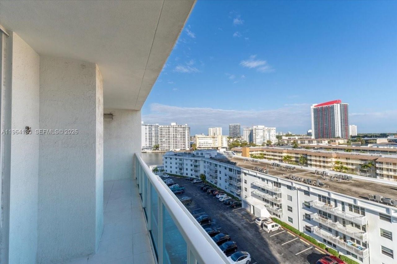 1945 S Ocean Dr, Unit 709, Hallandale Beach, FL 33009 Photo