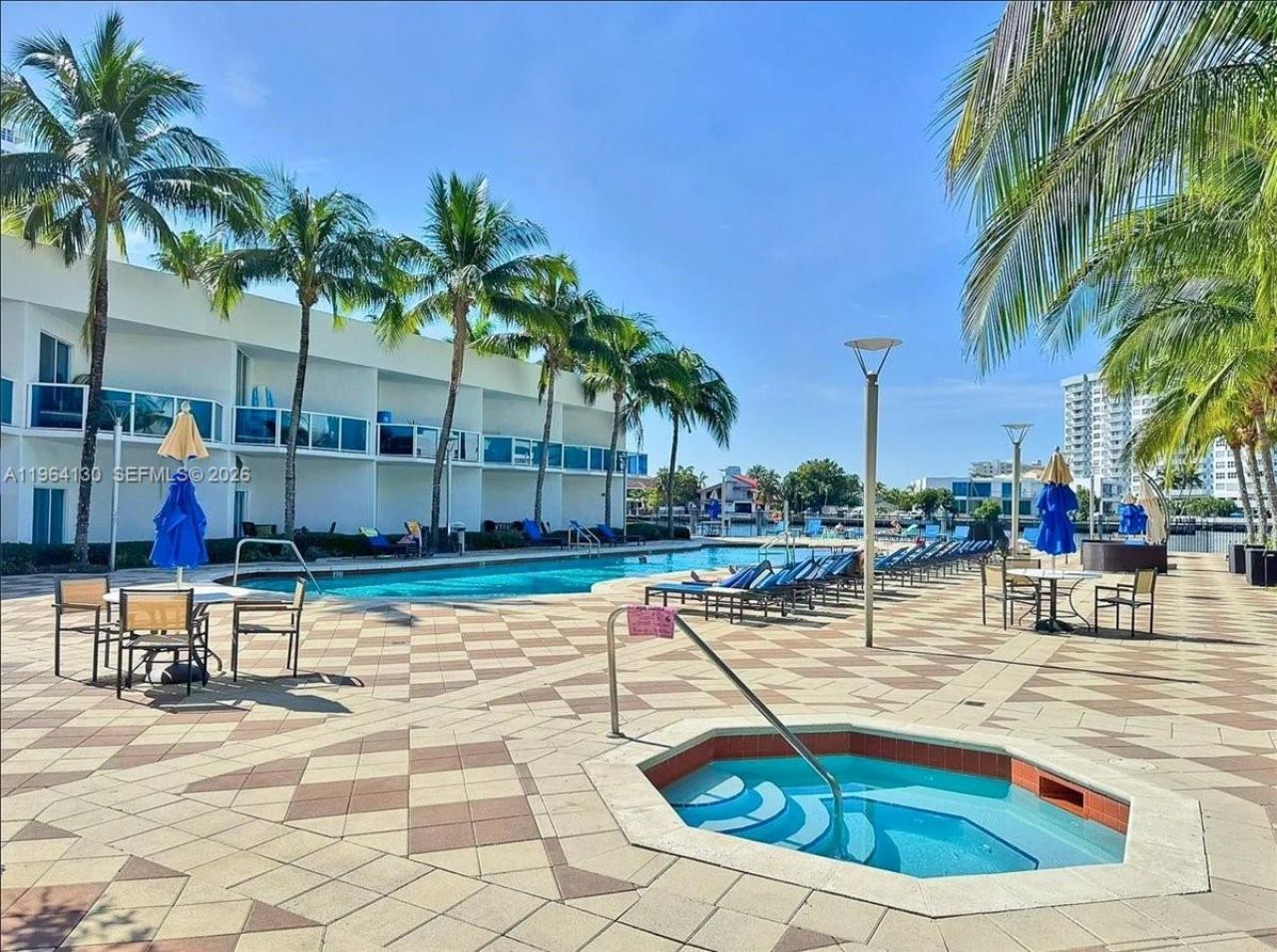 1945 S Ocean Dr, Unit 709, Hallandale Beach, FL 33009 Photo