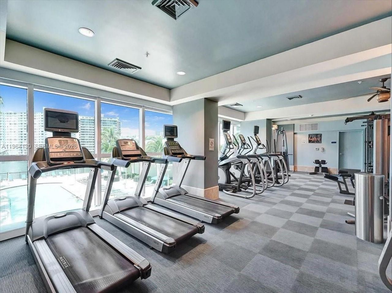 1945 S Ocean Dr, Unit 709, Hallandale Beach, FL 33009 Photo
