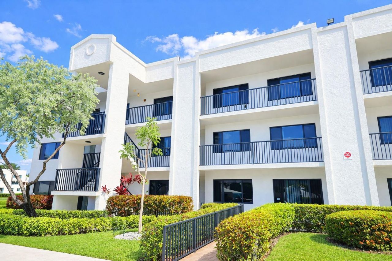 10722 W Clairmont Cir, Unit 102, Tamarac, FL 33321 Photo