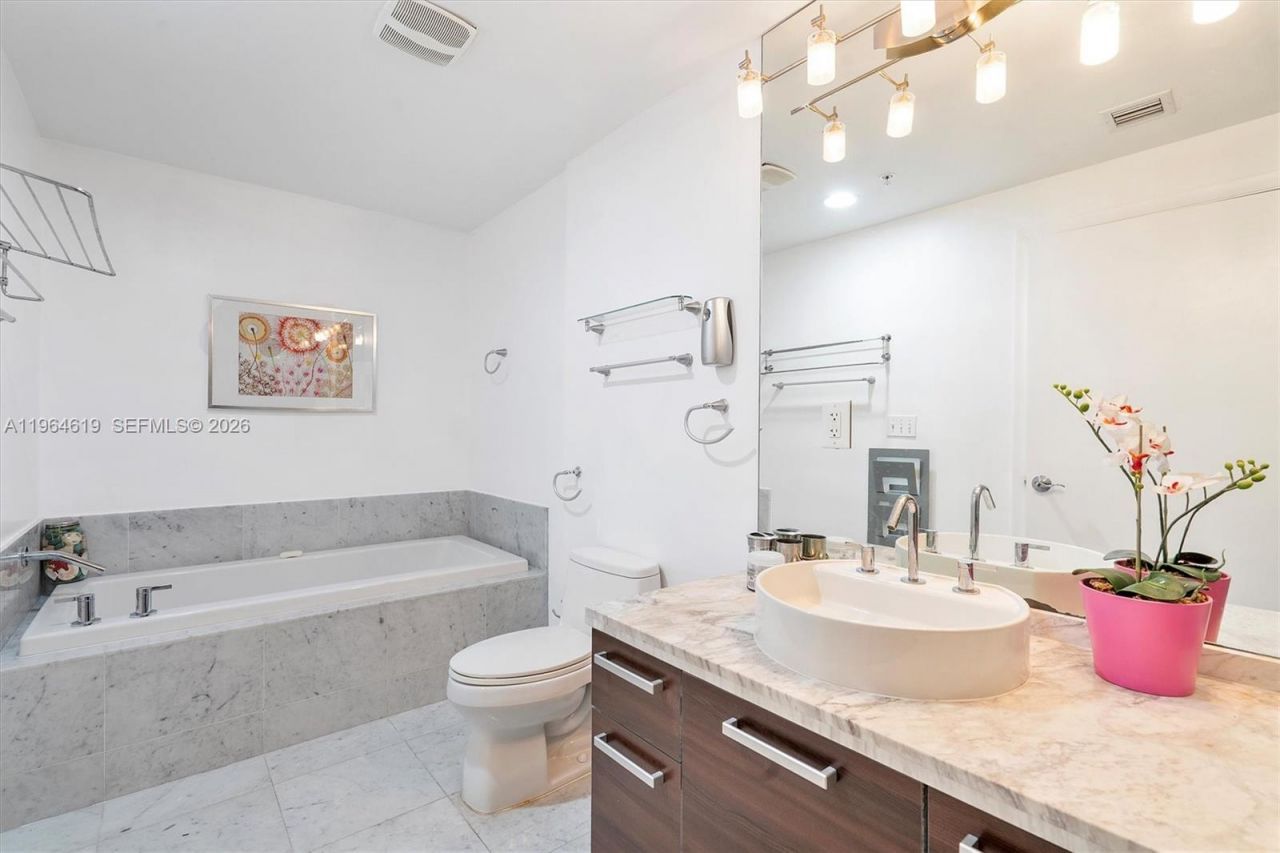 244 Biscayne Blvd, Unit 1906, Miami, FL 33132 Photo