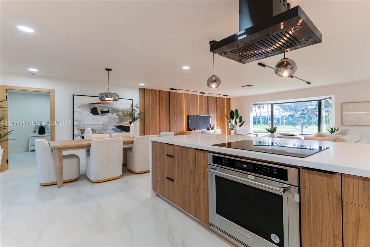 2415 NE 35th Dr, Fort Lauderdale, FL 33308 Photo