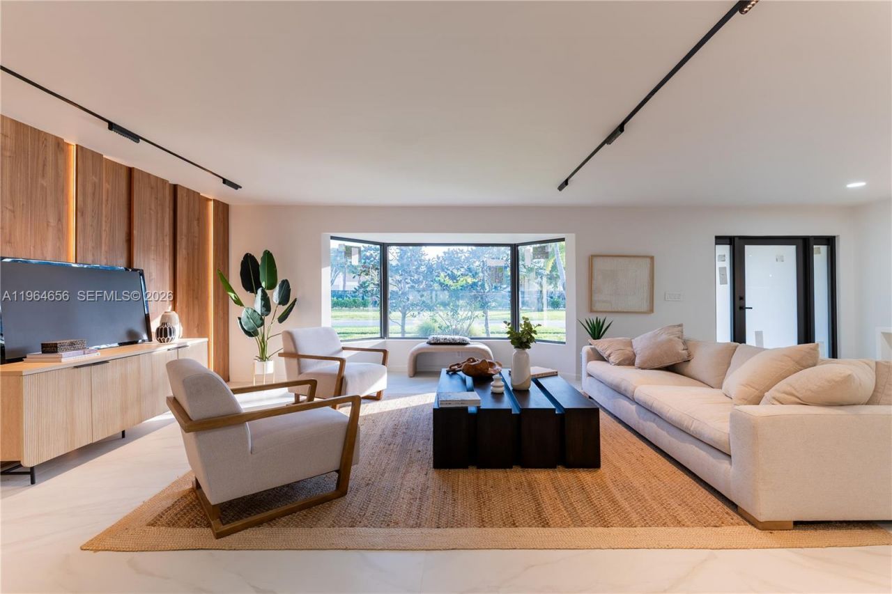 2415 NE 35th Dr, Fort Lauderdale, FL 33308 Photo