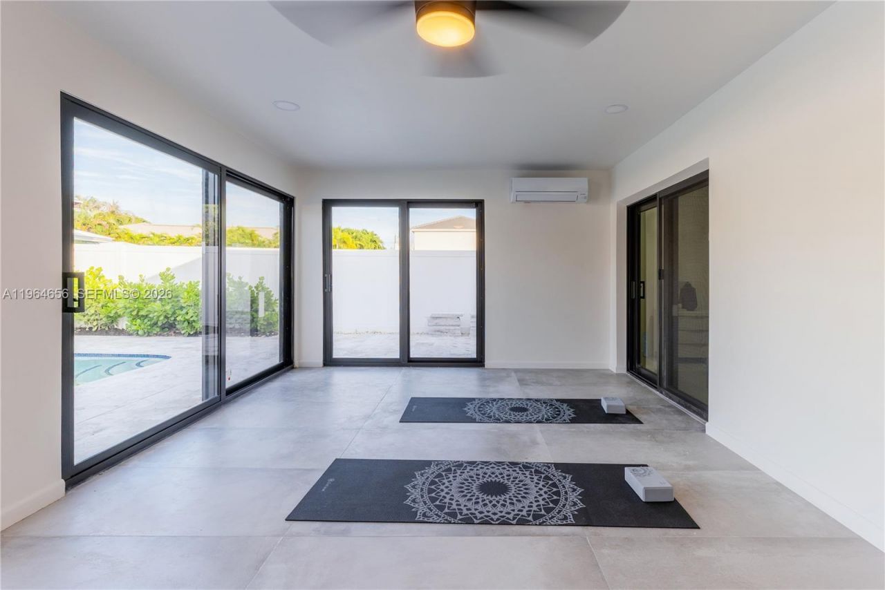 2415 NE 35th Dr, Fort Lauderdale, FL 33308 Photo