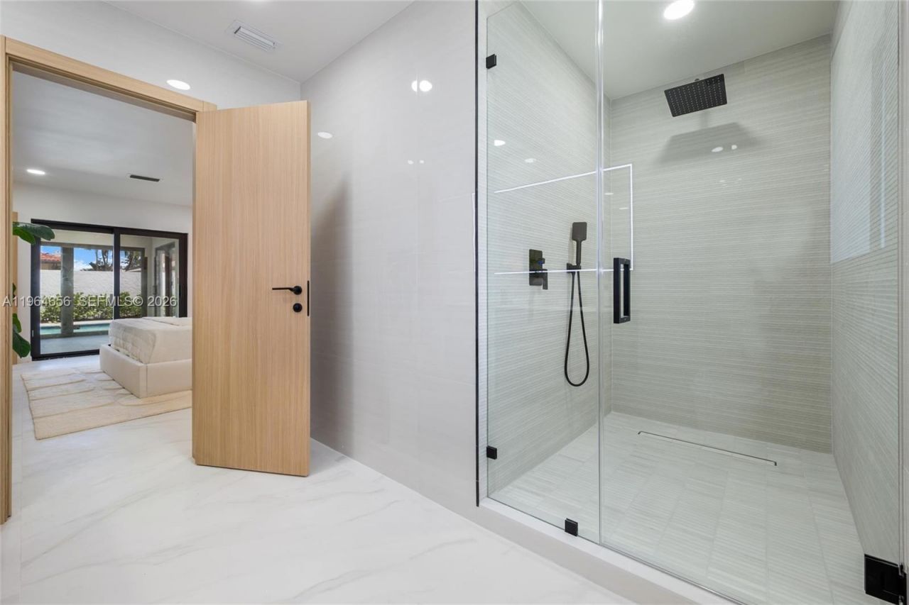 2415 NE 35th Dr, Fort Lauderdale, FL 33308 Photo