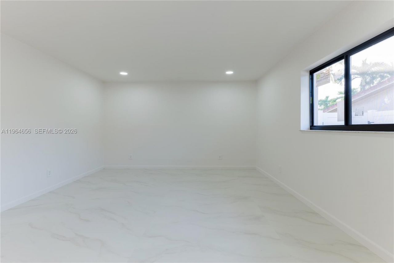 2415 NE 35th Dr, Fort Lauderdale, FL 33308 Photo