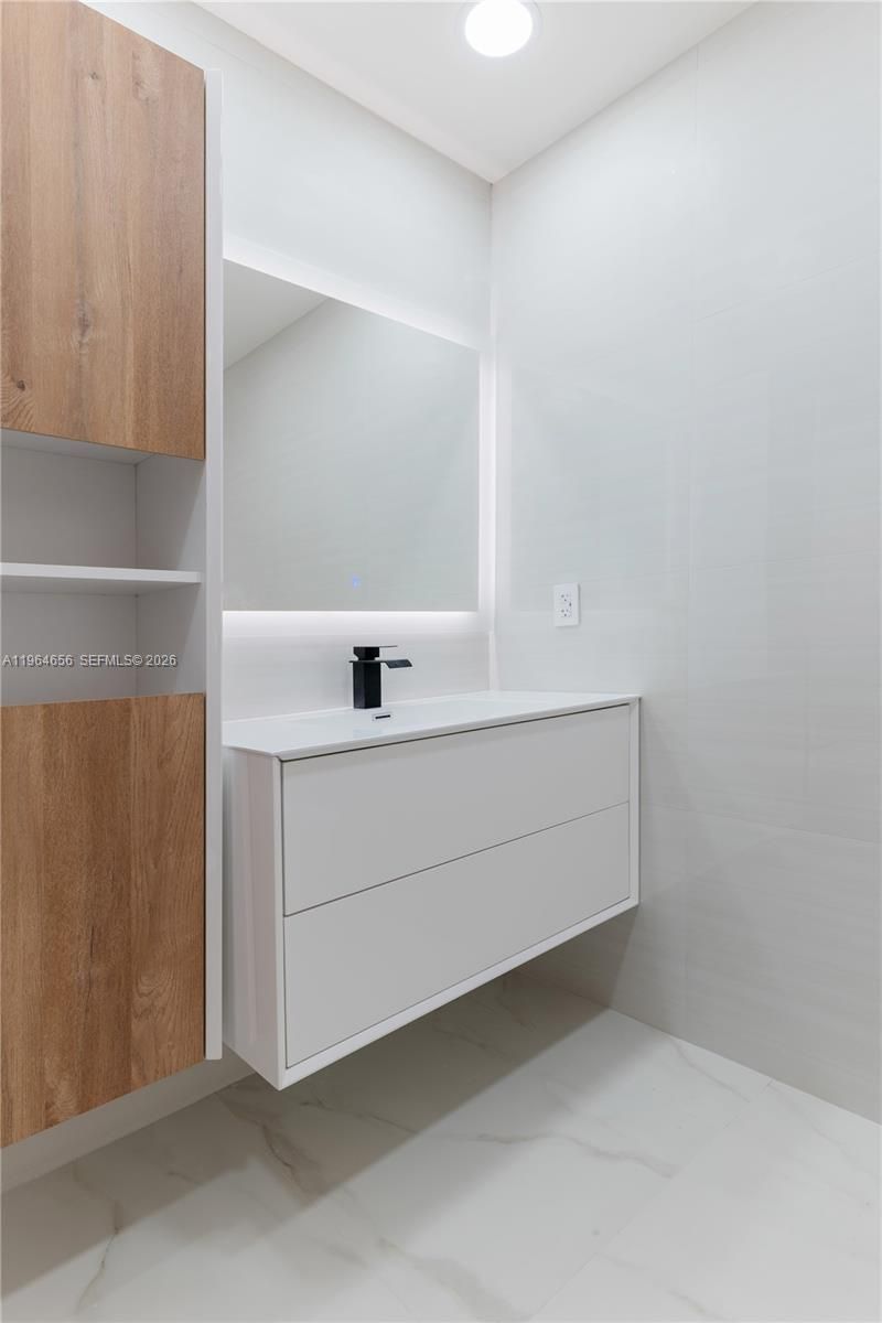 2415 NE 35th Dr, Fort Lauderdale, FL 33308 Photo