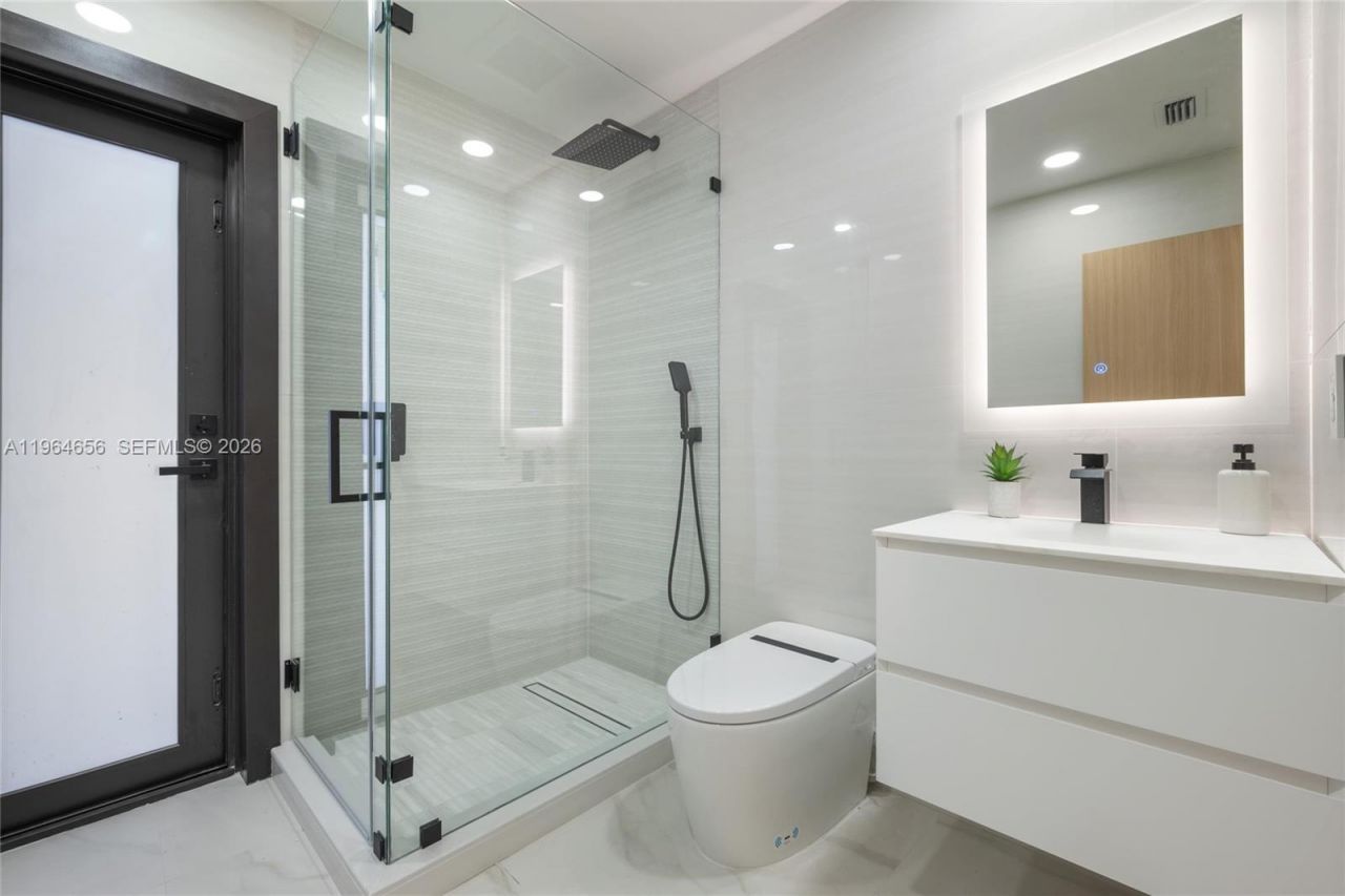 2415 NE 35th Dr, Fort Lauderdale, FL 33308 Photo