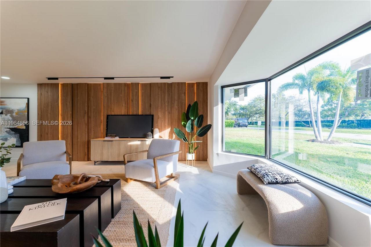 2415 NE 35th Dr, Fort Lauderdale, FL 33308 Photo