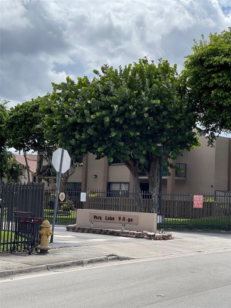 200 W Park Dr, Unit 207-1, Miami, FL 33172 Photo