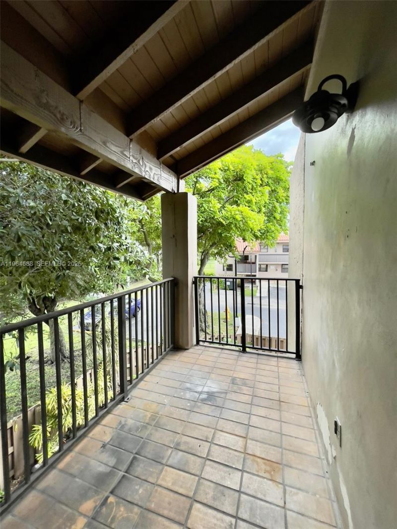 200 W Park Dr, Unit 207-1, Miami, FL 33172 Photo