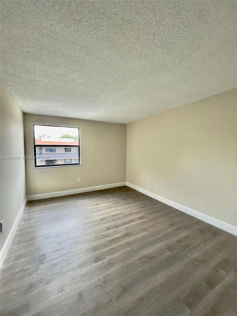 200 W Park Dr, Unit 207-1, Miami, FL 33172 Photo