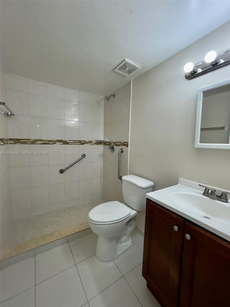 200 W Park Dr, Unit 207-1, Miami, FL 33172 Photo