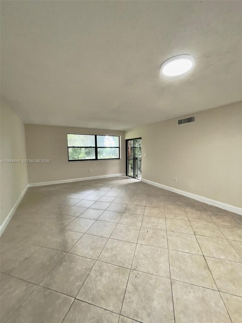 200 W Park Dr, Unit 207-1, Miami, FL 33172 Photo