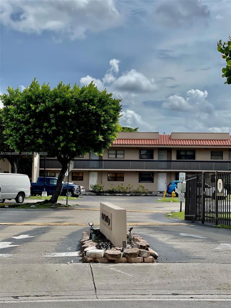 200 W Park Dr, Unit 207-1, Miami, FL 33172 Photo