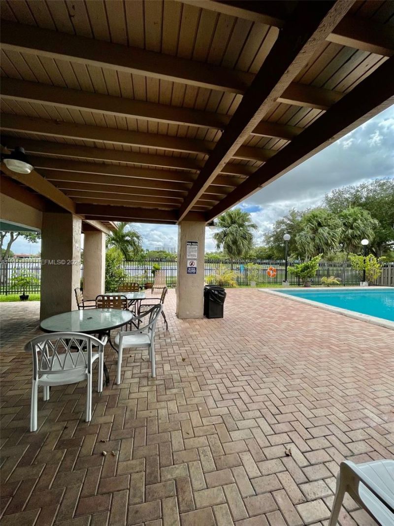 200 W Park Dr, Unit 207-1, Miami, FL 33172 Photo