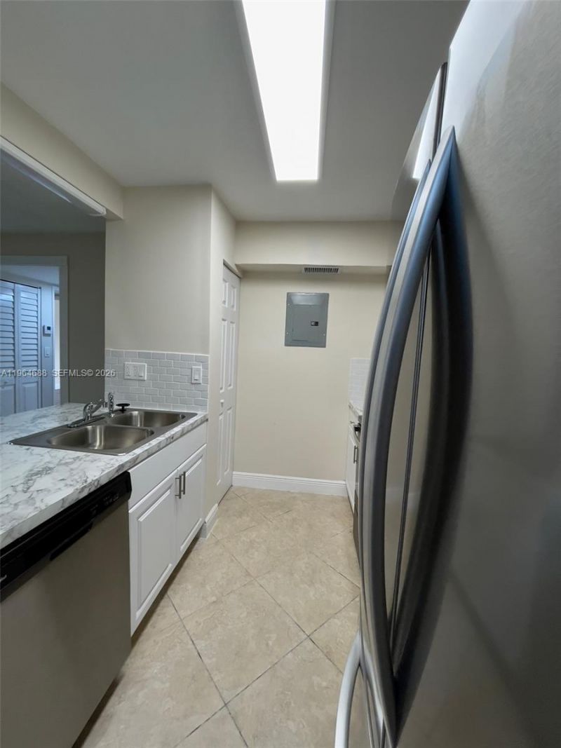 200 W Park Dr, Unit 207-1, Miami, FL 33172 Photo