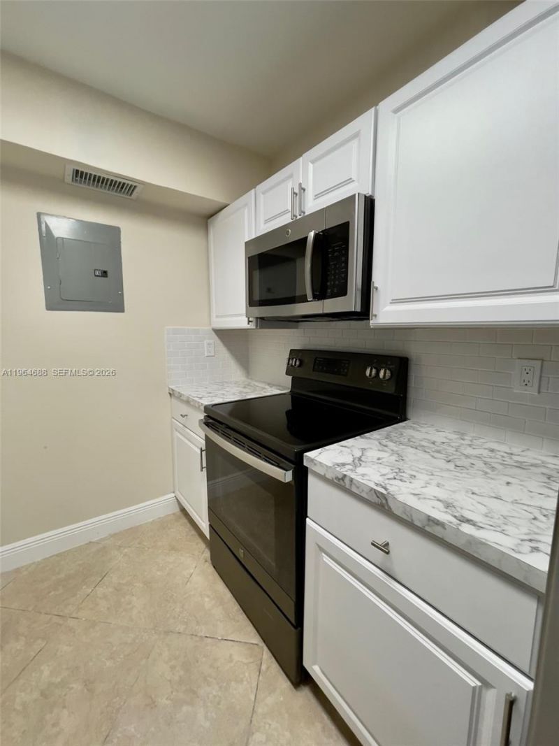 200 W Park Dr, Unit 207-1, Miami, FL 33172 Photo