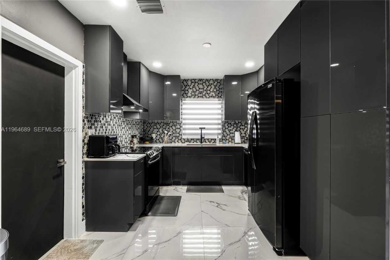 285 NW 45th St, Miami, FL 33127 Photo