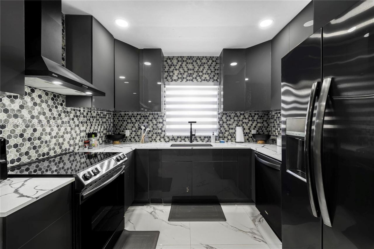 285 NW 45th St, Miami, FL 33127 Photo