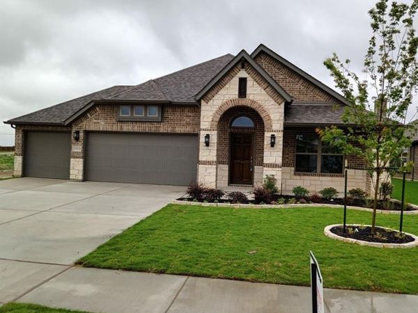 1916 Nightfall Drive, Alvarado, TX 76009