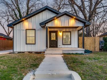 3242 Pine Street, Dallas, TX 75215