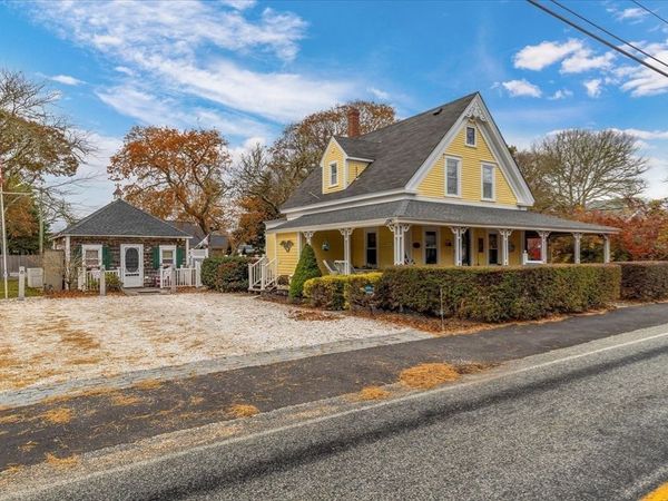 59 Sea St, Dennis, MA 02639