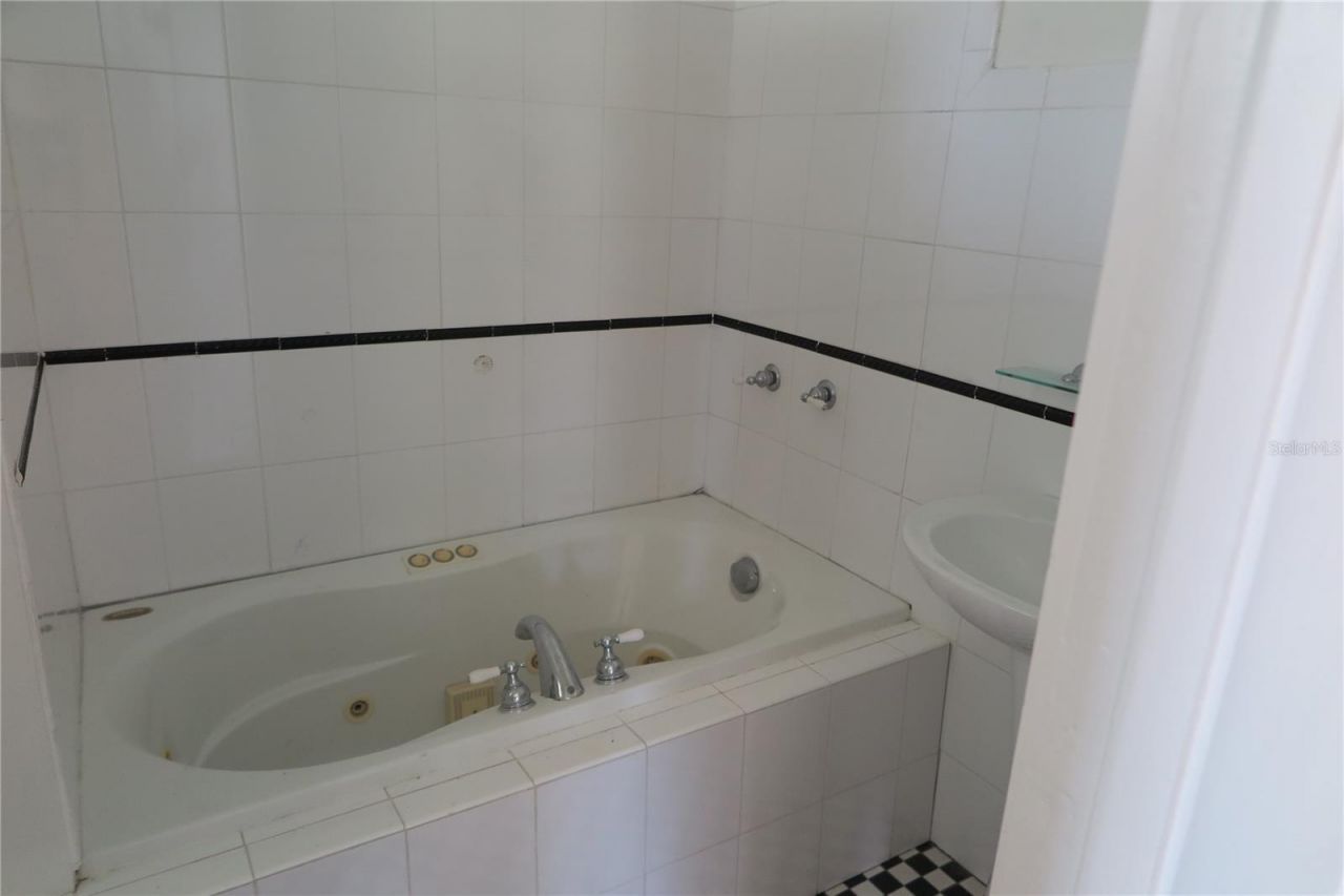 105 SE 1st Avenue, Lake Butler, FL 32054 Photo