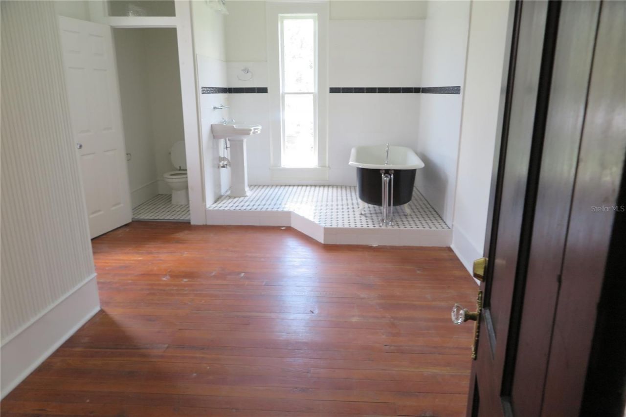 105 SE 1st Avenue, Lake Butler, FL 32054 Photo