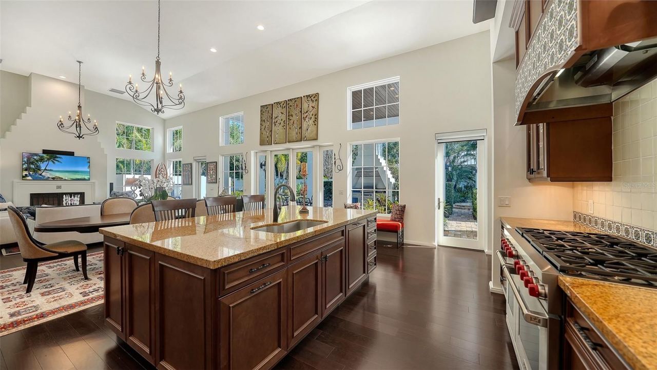 1729 Cherokee Drive, Sarasota, FL 34239 Photo