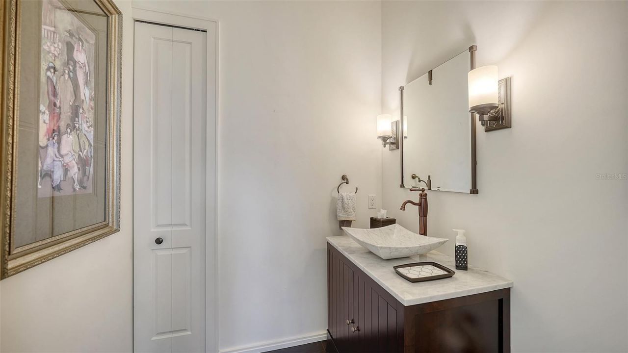 1729 Cherokee Drive, Sarasota, FL 34239 Photo