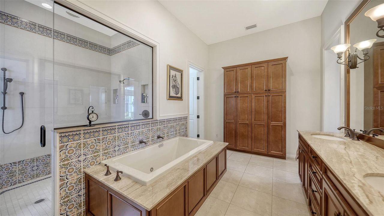 1729 Cherokee Drive, Sarasota, FL 34239 Photo