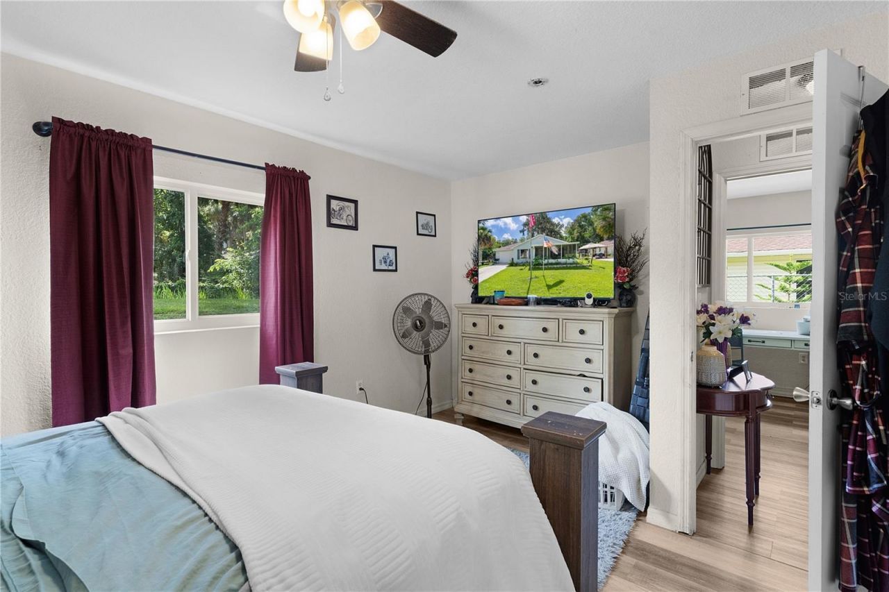 2597 NW Cr 426f Street Ne, Lake Panasoffkee, FL 33538 Photo