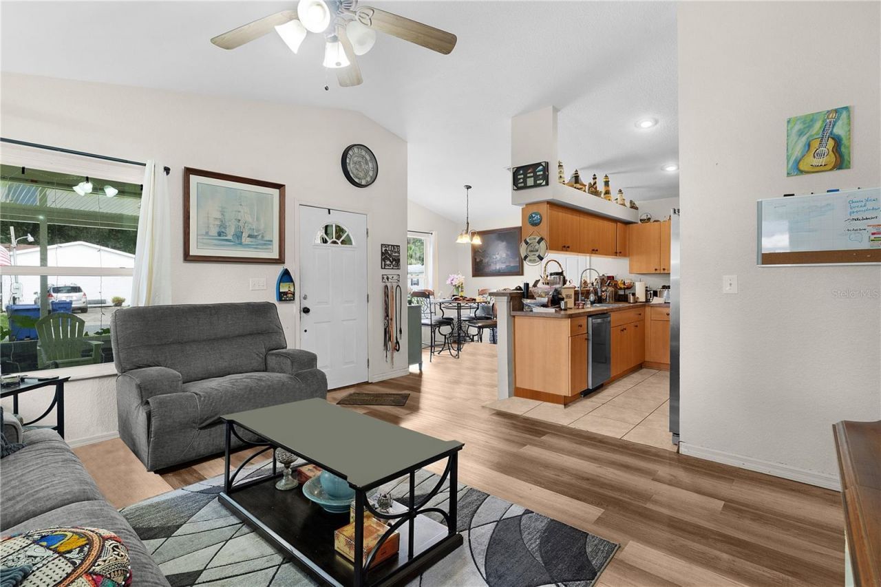 2597 NW Cr 426f Street Ne, Lake Panasoffkee, FL 33538 Photo