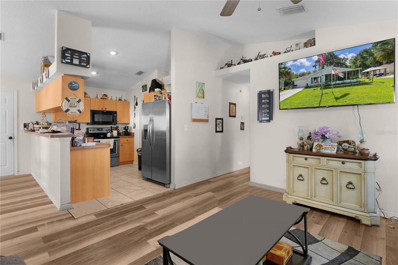 2597 NW Cr 426f Street Ne, Lake Panasoffkee, FL 33538 Photo