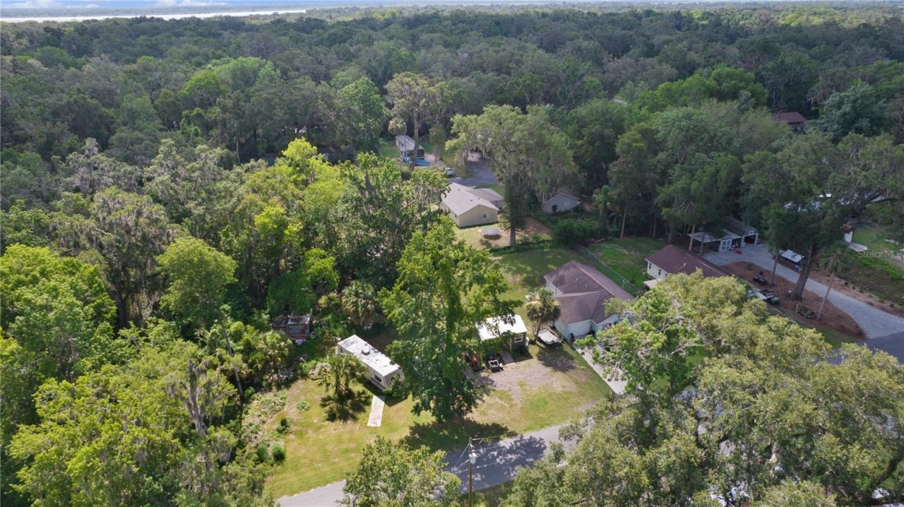 2597 NW Cr 426f Street Ne, Lake Panasoffkee, FL 33538 Photo