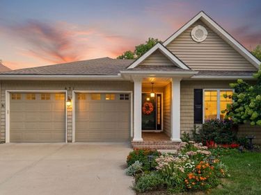 631 North Shore Drive, Lake Waukomis, MO 64151