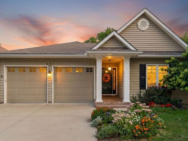 631 North Shore Drive, Lake Waukomis, MO 64151