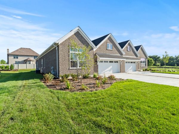 16580 Kayla Drive, Lemont, IL 60439