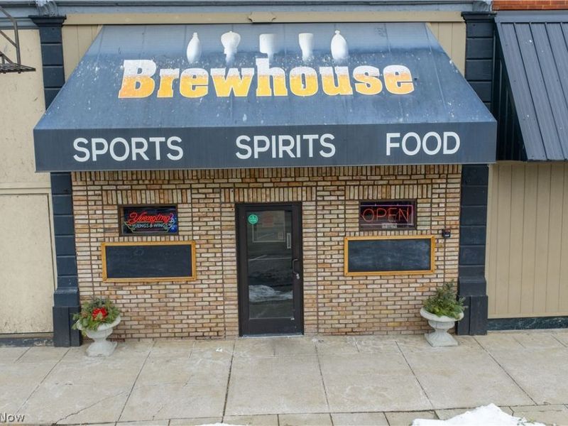 127 S Broadway Street, New Philadelphia, OH 44663 Photo 3