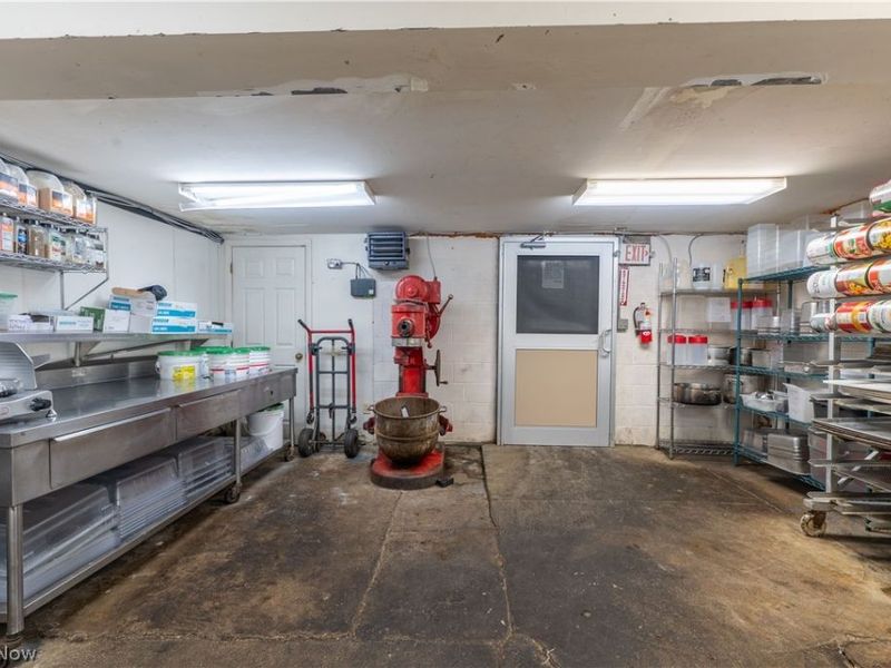 127 S Broadway Street, New Philadelphia, OH 44663 Photo 9