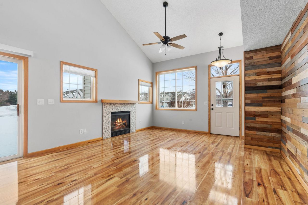 10978 178th Avenue Nw, Elk River, MN 55330 Main Photo