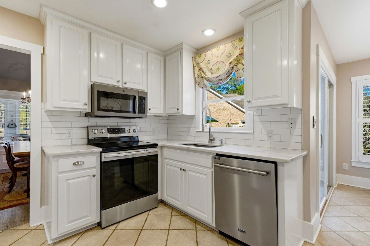 27 Red Tail Hawk Loop Photo 10