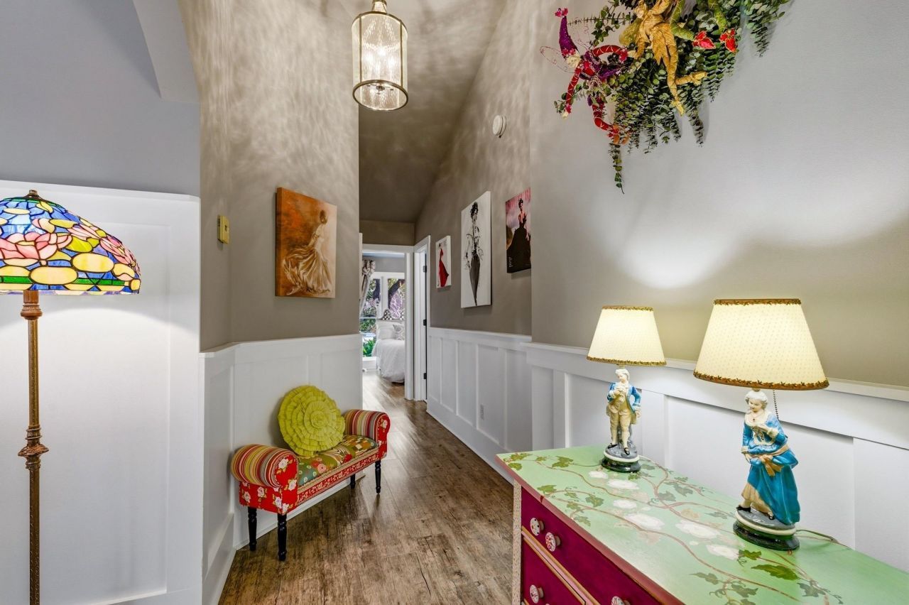 27 Red Tail Hawk Loop Photo 14