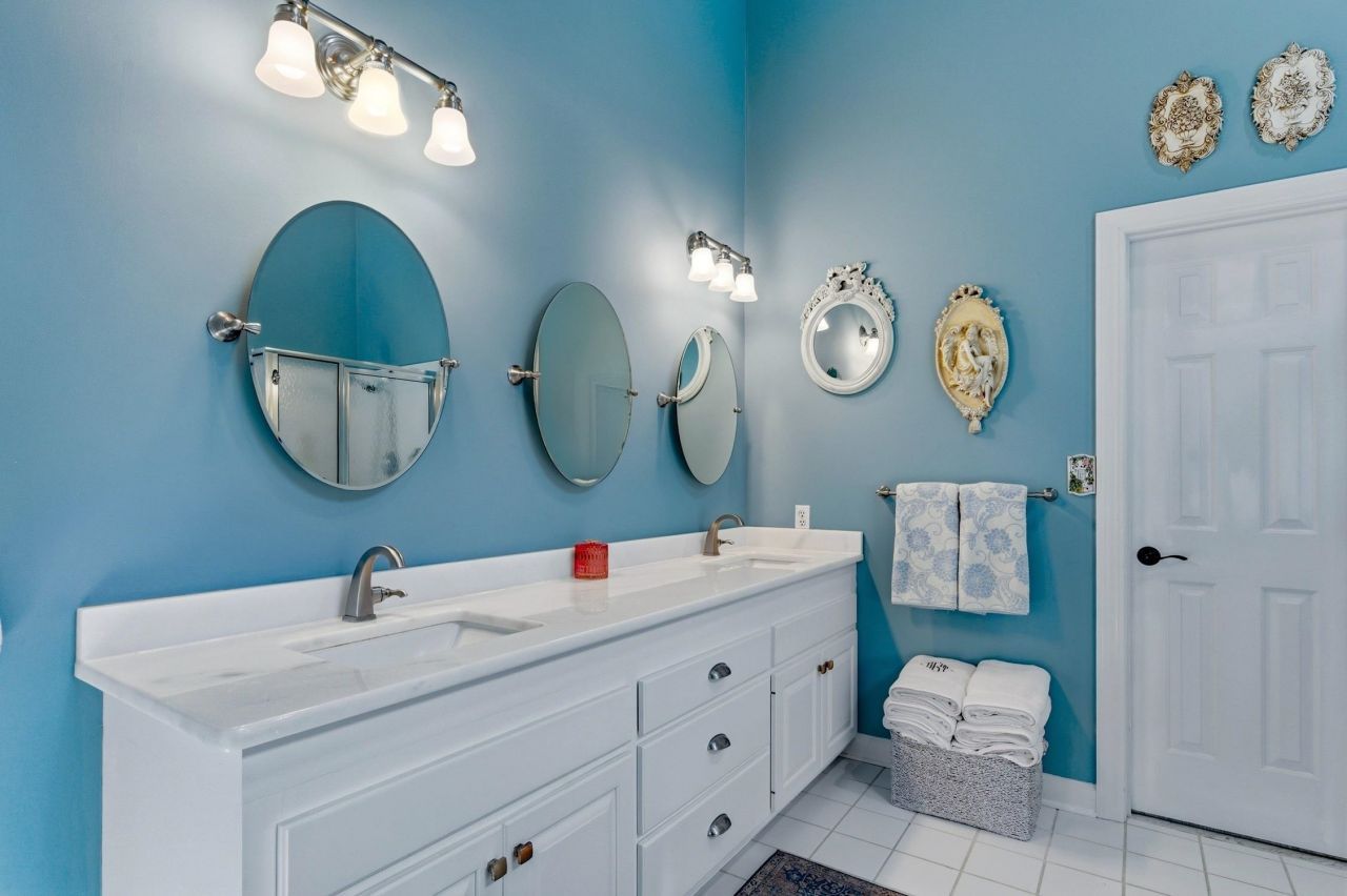 27 Red Tail Hawk Loop Photo 18