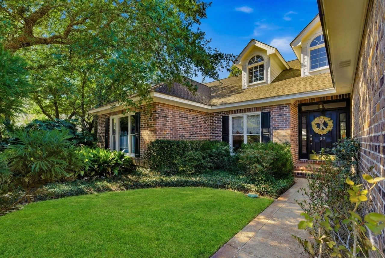 27 Red Tail Hawk Loop Photo 2