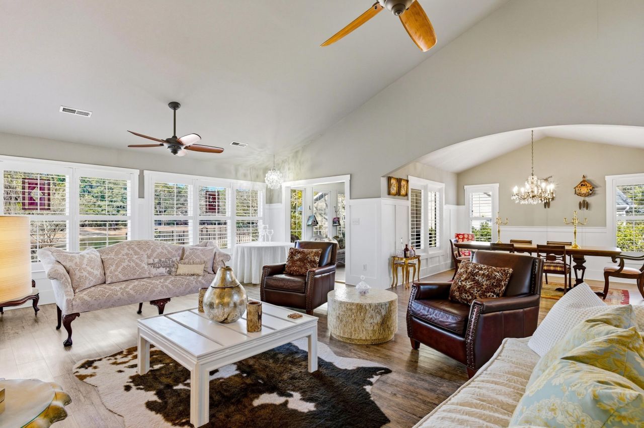 27 Red Tail Hawk Loop Photo 23